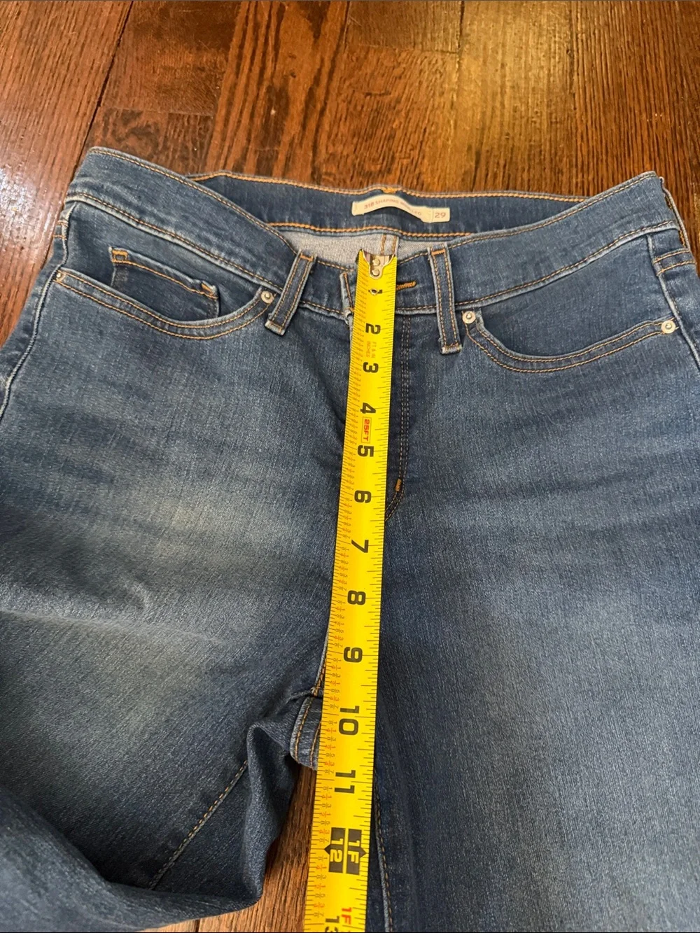 Levi’s 318 shaping Wide Leg Women’s Jeans in Medium Blue size 29